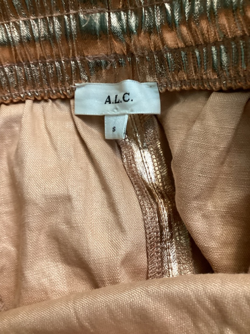 ALC Ryder metallic linen shorts in rose gold - Picture 6 of 7